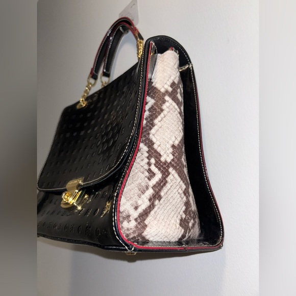 Arcadia Zola Embossed Black
Italian Leather Satchel
Crossbody NWOT - Picture 3 of 12
